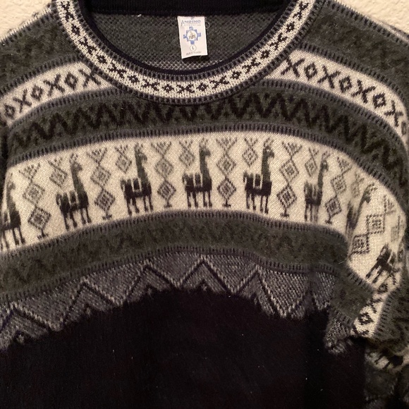 Authentic Ecuadorian Sweater-like new - Picture 3 of 6